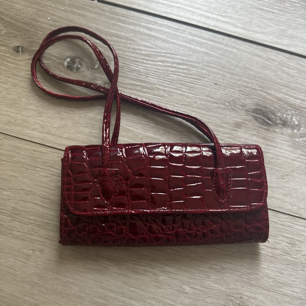 Luxurious Red Crocodile-Embossed Wristlet Clutch